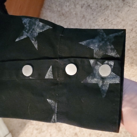 Shacket - Picture 3 of 5